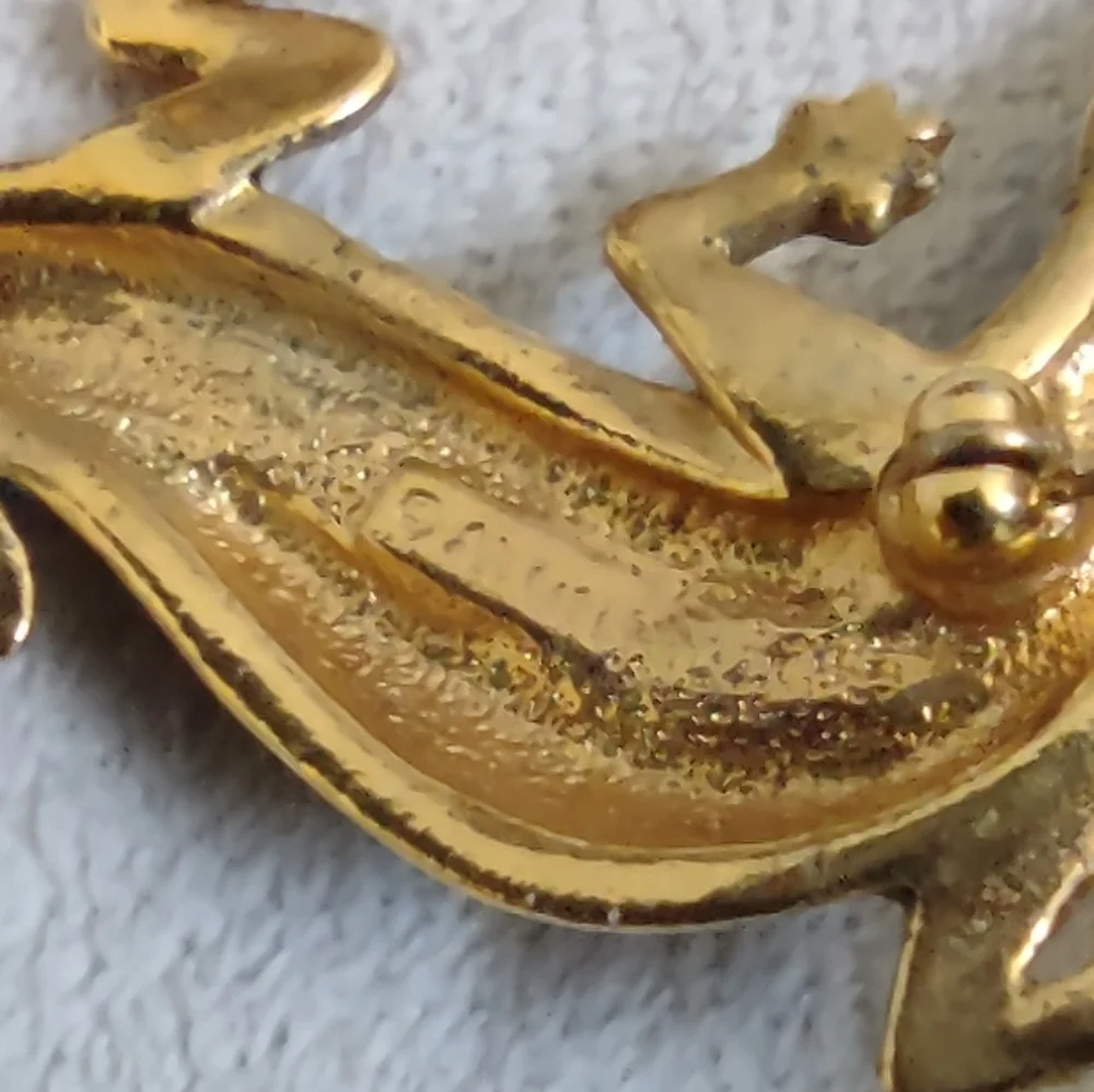 Vintage Lizard Pin Brooch Salamander